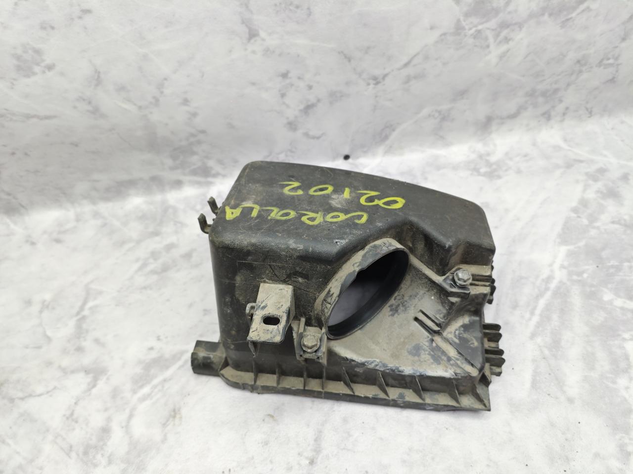 корпус воздушного фильтра Toyota Corolla 10 поколение (E140/E150) (2007 - 2010), 1.4 л., 4ZZ-FE, бензин, МКПП, седан, 17705-22191, 100141-5890 - фото №1