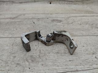 петля двери Volkswagen Transporter T5 (2003 - 2009), 2.5 л., AXD, дизель, МКПП, микроавтобус, 7H0831402B
