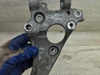 кронштейн компрессора кондиционера Peugeot 5008 1 поколение 2013, 1.6 л., 9H05, дизель, МКПП, минивэн, 9672950980