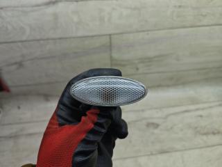 повторитель поворота на крыле правый Toyota Corolla 10 поколение (E140/E150) (2007 - 2010), 1.4 л., 4ZZ-FE, бензин, МКПП, седан