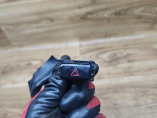 кнопка аварийной сигнализации Toyota Picnic 1 поколение XM10 2000, 2.2 л., 3C-TE, дизель, МКПП, минивэн