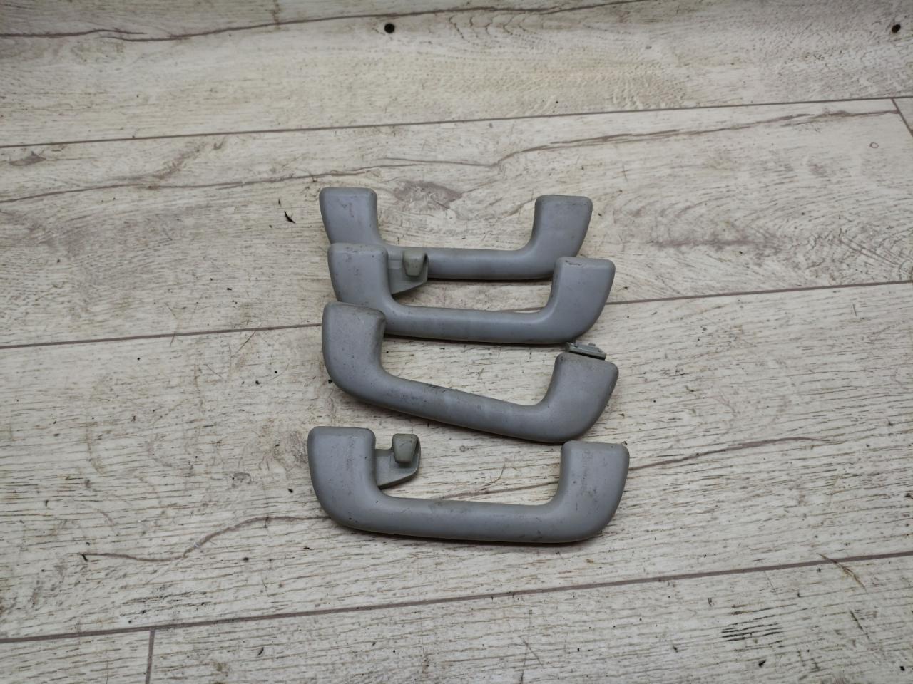 ручка внутренняя потолочная Toyota Corolla 10 поколение (E140/E150) 2008, 1.4 л., 4ZZ-FE, бензин, МКПП, седан - фото №1