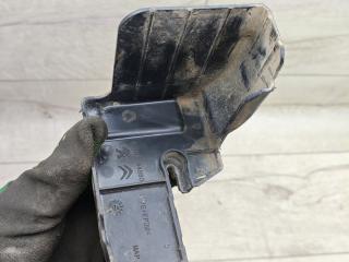 декоративная крышка двигателя Peugeot 5008 1 поколение [рестайлинг] (2013 - 2016), 1.6 л., дизель, МКПП, минивэн, 9810544880