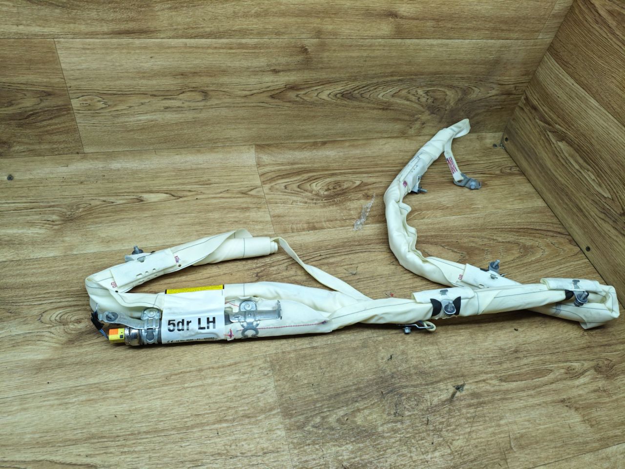 подушка безопасности боковая (шторка) Land Rover Range Rover Evoque L538 2012, 2.2 л., 224DT, дизель, МКПП, внедорожник 5 дв., BJ3214K160BB - фото №1