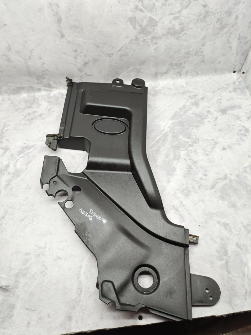 планка под капот Toyota Avensis 2 поколение (T250) 2006, 1.8 л., бензин, МКПП, седан, 53795-05010, 53795-05020 - фото №1