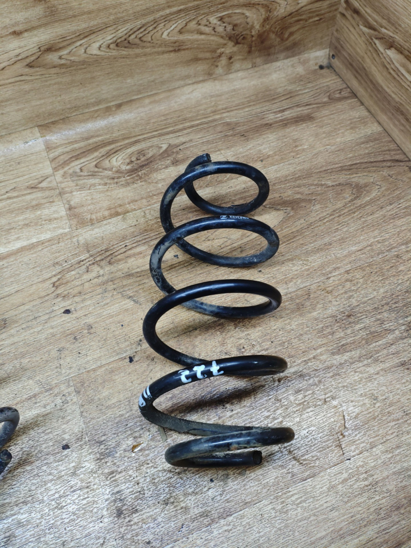 пружина передняя Skoda Octavia 2 поколение (A5) 2006, 1.6 л., BGU, бензин, МКПП, лифтбэк - фото №1