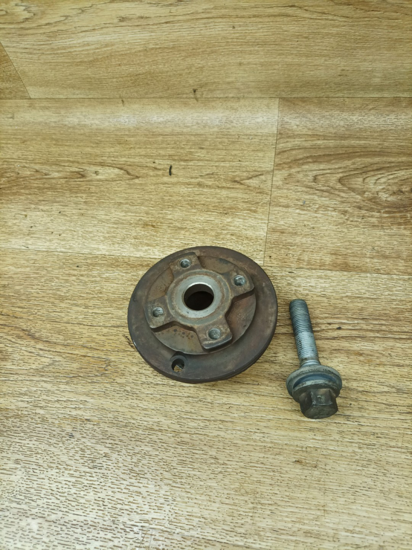 шестерня (звездочка) коленвала Renault Laguna 2 поколение 2002, 3.0 л., L7X 731, бензин, АКПП, хетчбэк 5 дв. - фото №1