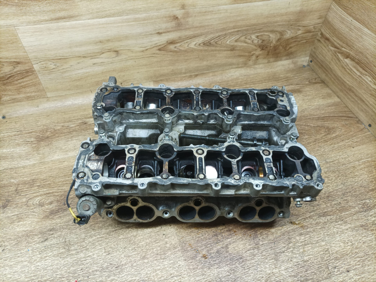 головка блока цилиндров Renault Laguna 2 поколение 2002, 3.0 л., L7X 731, бензин, АКПП, хетчбэк 5 дв., 9631076310 - фото №1