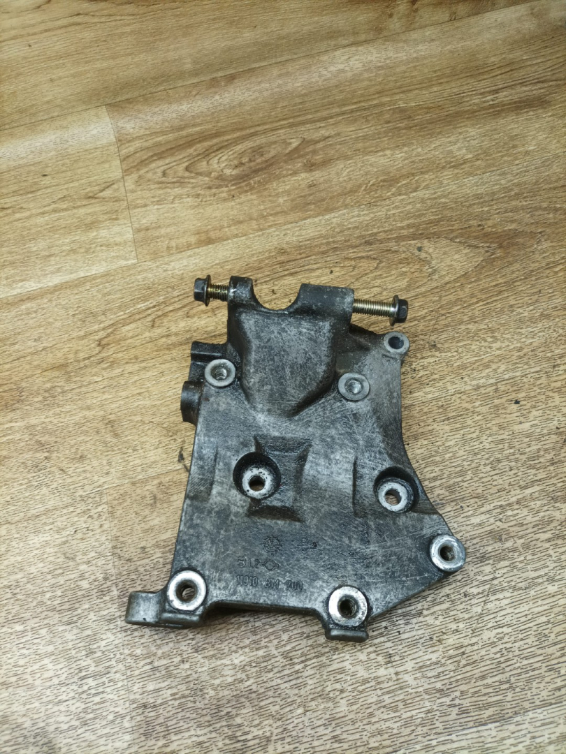 кронштейн компрессора кондиционера Nissan Almera N16 2002, 1.5 л., бензин, МКПП, хетчбэк 5 дв., 11910BM700 - фото №1
