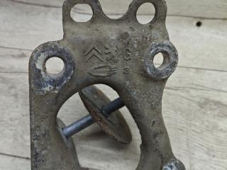 Кронштейн балки Peugeot 5008 1 поколение (2009 - 2013), 1.6 л., дизель, МКПП, минивэн, 9684349480