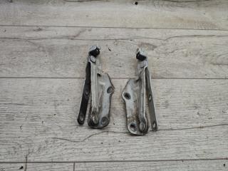 петля капота Volkswagen Transporter T5 (2003 - 2009), 2.5 л., AXD, дизель, МКПП, микроавтобус, 7H0823301D, 7H0823302D