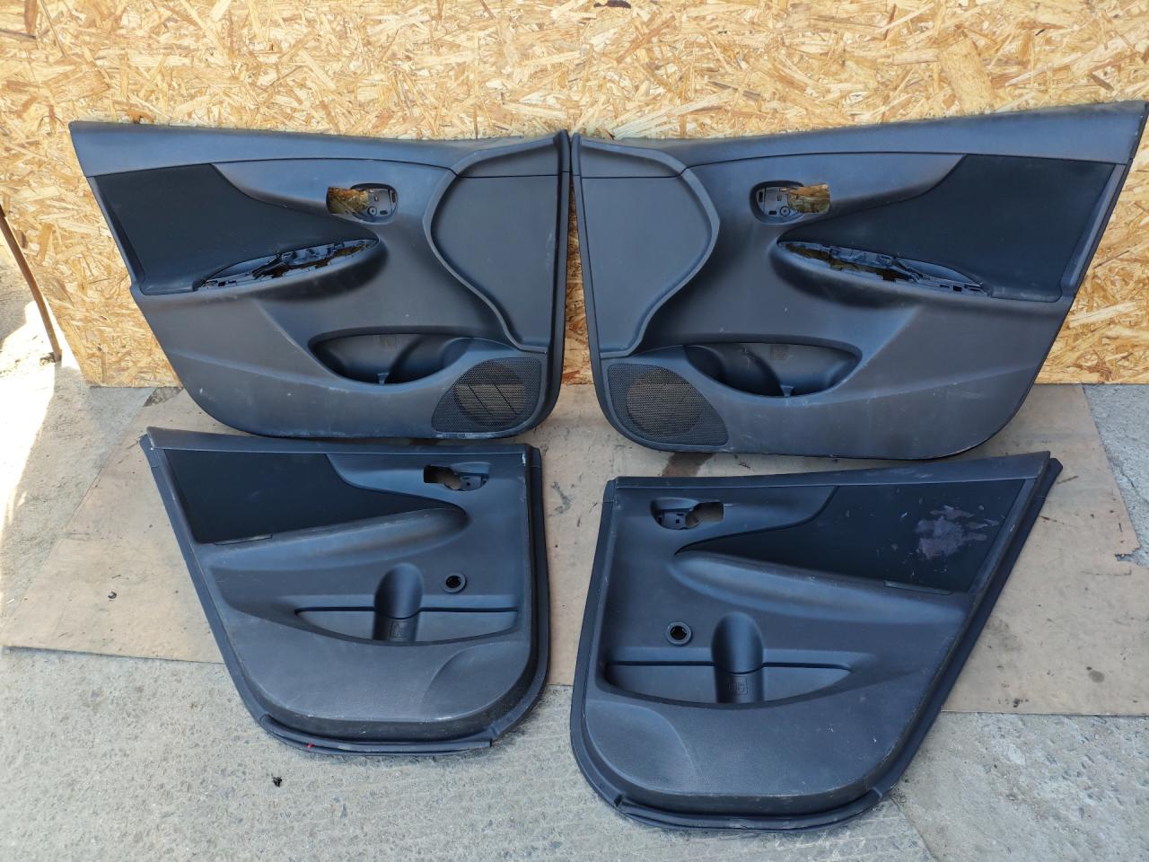 Обшивка двери (комплект) Toyota Corolla 10 поколение (E140/E150) (2007 - 2010), 1.4 л., 4ZZ-FE, бензин, МКПП, седан - фото №1