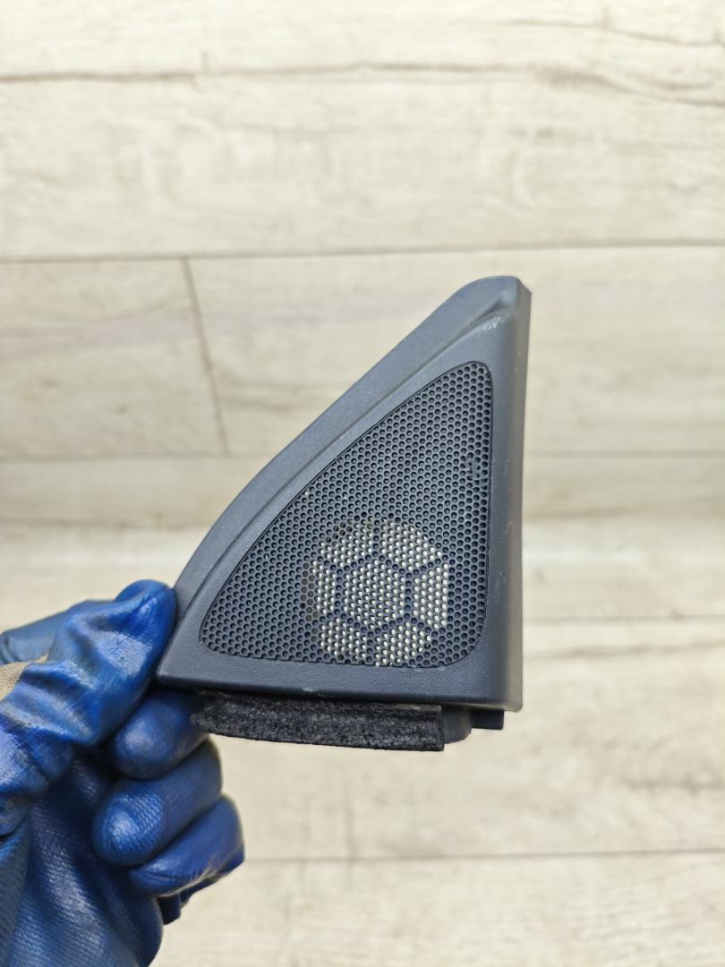 сетка на динамик Toyota Corolla 10 поколение (E140/E150) (2007 - 2010), 1.4 л., 4ZZ-FE, бензин, МКПП, седан, 67491-12510 - фото №1