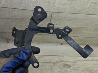 кронштейн (крепление) Peugeot 5008 1 поколение 2013, 1.6 л., дизель, МКПП, минивэн, 9804816580