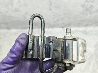 петля двери Audi A6 4B/C5 [рестайлинг] 2002, 1.8 л., бензин, МКПП, универсал, 4B0833411E