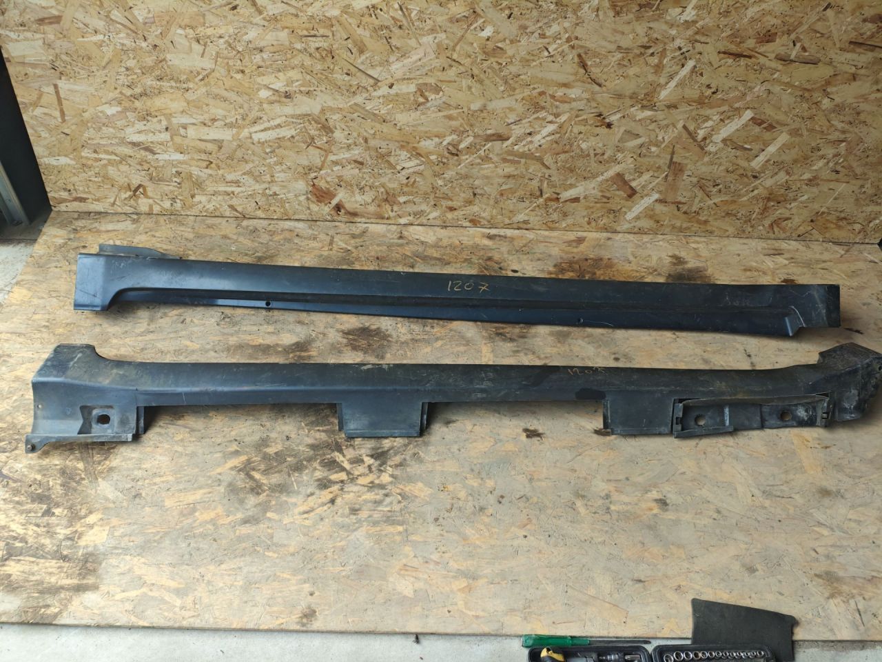 накладка на порог Toyota Avensis 3 поколение (T270) 2010, 2.0 л., 1AD-FTV, дизель, МКПП, седан - фото №1