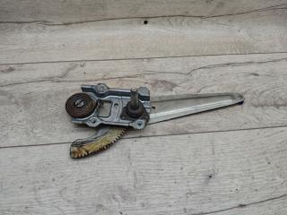 стеклоподъемник задний правый Toyota Corolla 10 поколение (E140/E150) (2007 - 2010), 1.4 л., 4ZZ-FE, бензин, МКПП, седан