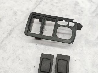 заглушка в торпедо Toyota Avensis 2 поколение (T250) 2006, 1.8 л., бензин, МКПП, седан