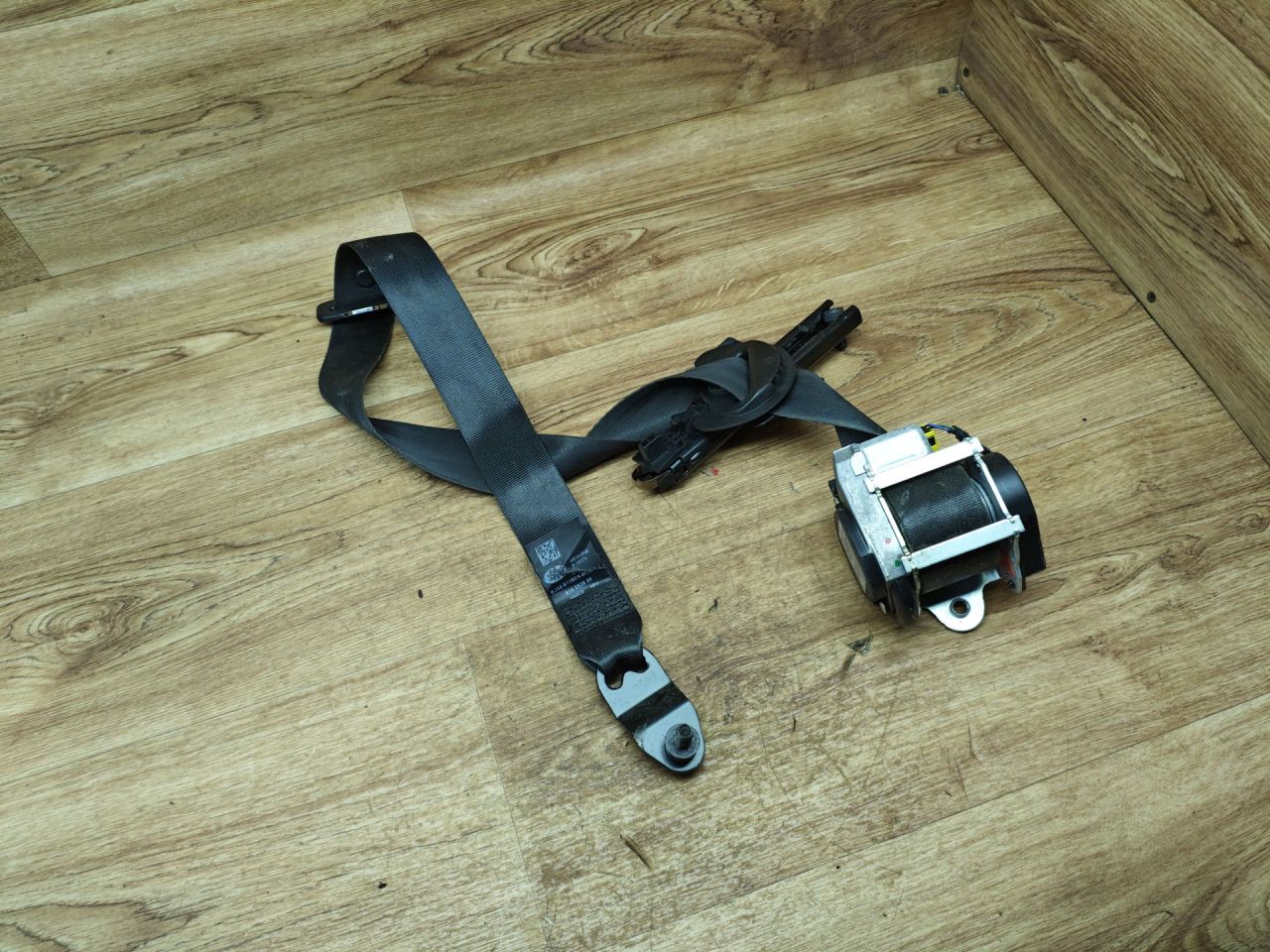 ремень безопасности Land Rover Range Rover Evoque L538 2012, 2.2 л., 224DT, дизель, МКПП, внедорожник 5 дв., BJ32-611B08-AC - фото №1