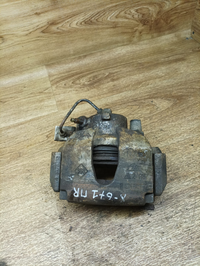 суппорт передний правый Renault Laguna 2 поколение 2002, 3.0 л., L7X 731, бензин, АКПП, хетчбэк 5 дв. - фото №1