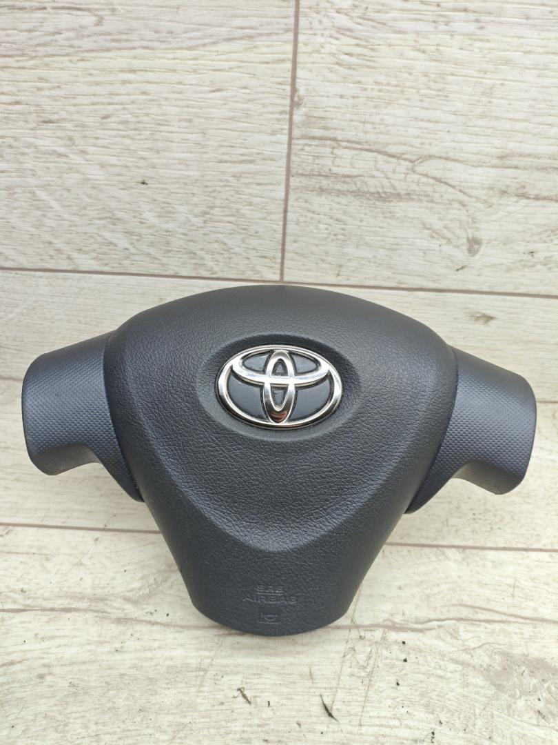 подушка безопасности водителя Toyota Corolla 10 поколение (E140/E150) (2007 - 2010), 1.4 л., 4ZZ-FE, бензин, МКПП, седан - фото №1