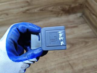 ручка открытия лючка топливного бака Toyota Picnic 1 поколение 1999, 2.2 л., 3C-TE, дизель, МКПП, минивэн