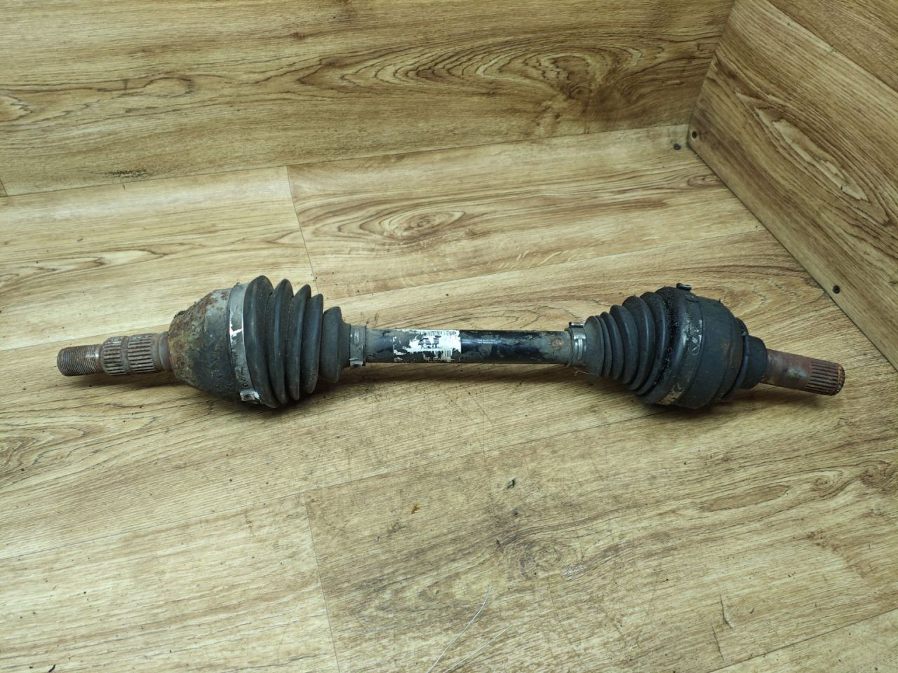 полуось передняя правая (приводной вал, ШРУС) Opel Insignia 1 поколение (A) 2008, 2.0 л., A 20 DTH, дизель, МКПП, седан, 13219092 - фото №1