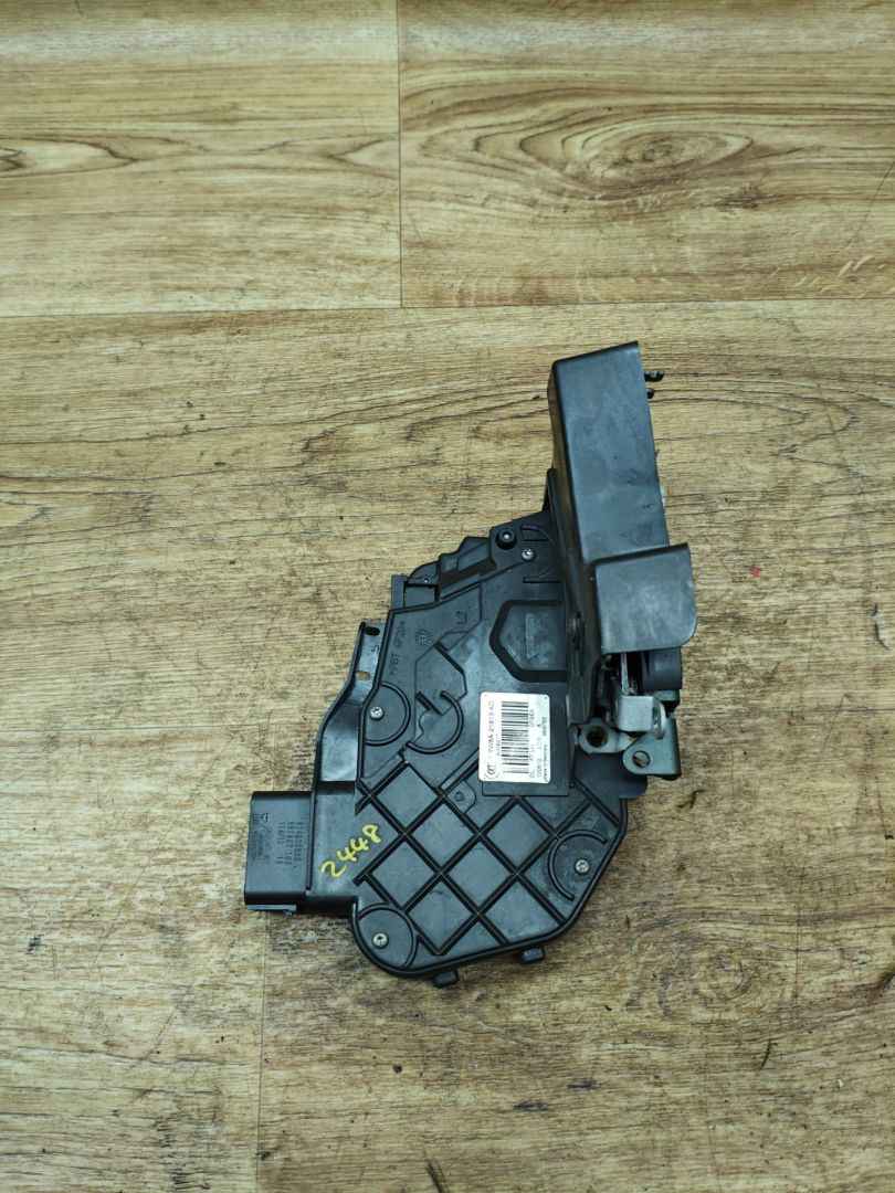 замок двери передней левой Land Rover Range Rover Evoque L538 2012, 2.2 л., 224DT, дизель, МКПП, внедорожник 5 дв., 6W8A-21813-AD - фото №1
