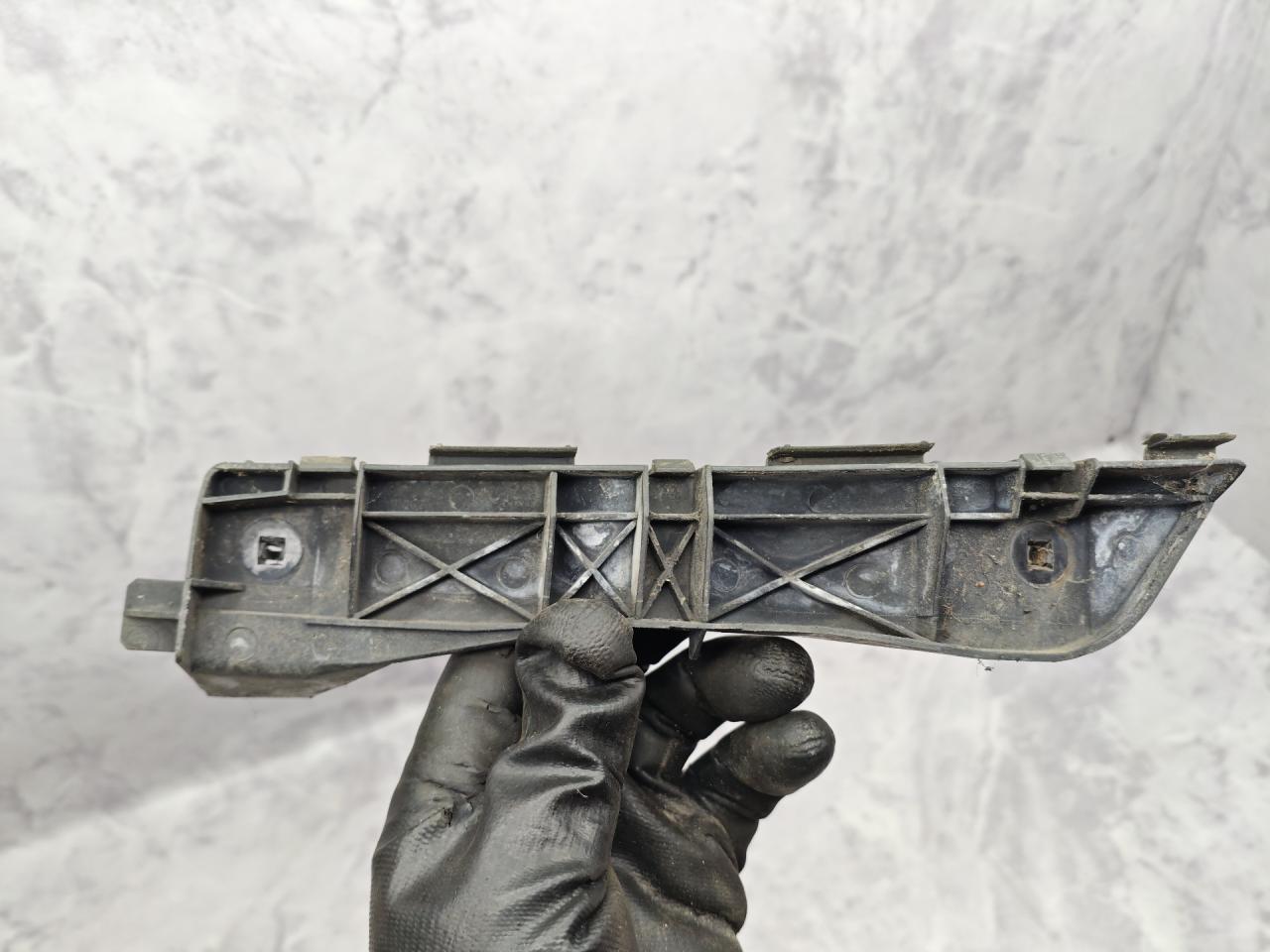 Крепление бампера переднего Toyota Avensis 2 поколение (T250) 2006, 1.8 л., бензин, МКПП, седан, 52536-05020 - фото №1