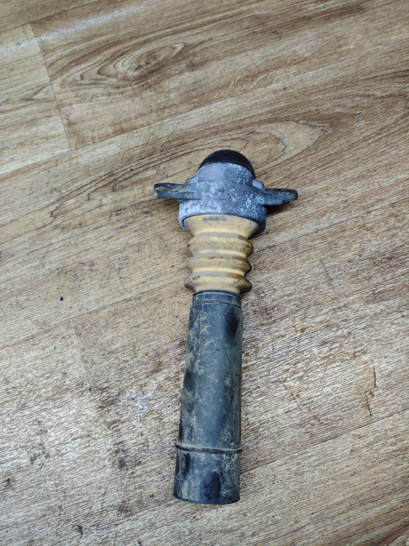 опора амортизатора верхняя (чашка) Skoda Octavia 2 поколение (A5) 2006, 1.6 л., BGU, бензин, МКПП, лифтбэк - фото №1