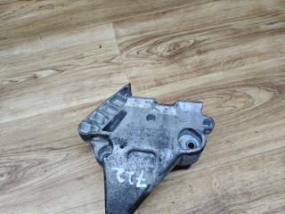 кронштейн двигателя Skoda Octavia 2 поколение (A5) 2006, 1.6 л., BGU, бензин, МКПП, лифтбэк, 03G199207A