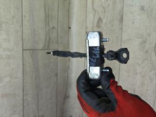 ограничитель открывания двери Toyota Corolla 10 поколение (E140/E150) (2007 - 2010), 1.4 л., 4ZZ-FE, бензин, МКПП, седан