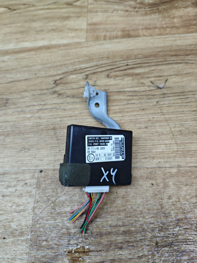 блок управления центральным замком Toyota Avensis 3 поколение (T270) 2010, 2.0 л., 1AD-FTV, дизель, МКПП, седан, 89780-05050 - фото №1