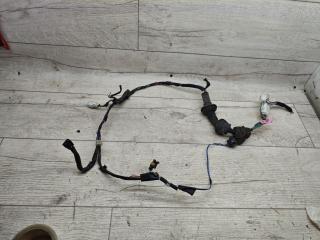 дверная проводка Toyota Avensis 1 поколение (T220) 2000, 2.0 л., 2C-TE, дизель, МКПП, седан, 82151-05330