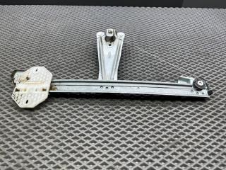 стеклоподъемник задний левый Renault Logan 2 поколение [рестайлинг] L8 2020, 1.6 л., K7M 812, бензин, МКПП, седан, 807213282R