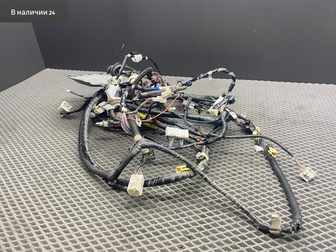 проводка салона Toyota Yaris XP9 KSP90 (2005 - 2009), 1.0 л., 1KR-FE, бензин, МКПП, хетчбэк 5 дв., передний привод, 82161-0D610 - фото №1