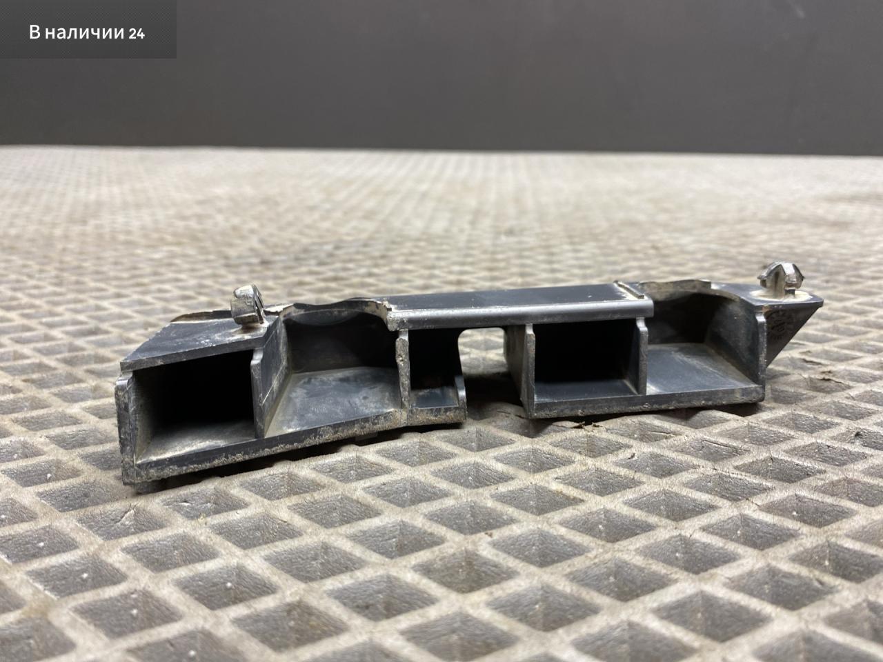 крепление бампера Toyota Yaris XP9 KSP90 (2005 - 2009), 1.0 л., 1KR-FE, бензин, МКПП, хетчбэк 5 дв., передний привод, 52422-0D010 - фото №1