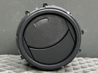 дефлектор обдува салона Toyota Yaris XP9 KSP90 (2005 - 2009), 1.0 л., 1KR-FE, бензин, МКПП, хетчбэк 5 дв., передний привод, 556500D070B0