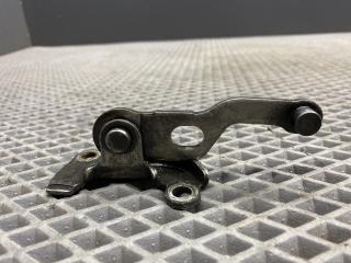 кронштейн (крепление) Toyota Corolla 9 поколение (E120/E130) CDE120 2004, 1.6 л., 3ZZ-FE, бензин, МКПП, 8q3 - grayish blue, седан, передний привод, 3030052240