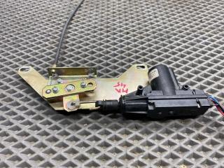 активатор (привод) замка двери Toyota Yaris XP9 KSP90 (2005 - 2009), 1.0 л., 1KR-FE, бензин, МКПП, хетчбэк 5 дв., передний привод, 693200D070