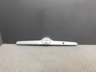 накладка двери (крышки) багажника Toyota Corolla 9 поколение (E120/E130) [рестайлинг] CDE120 2003, 1.6 л., 3ZZ-FE, бензин, МКПП, седан, передний привод