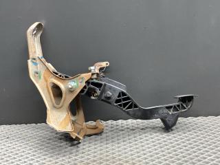 педаль сцепления Toyota Yaris XP9 KSP90 (2005 - 2009), 1.0 л., 1KR-FE, бензин, МКПП, хетчбэк 5 дв., передний привод, 313110D030