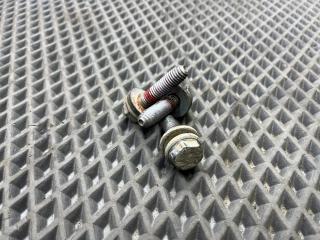 болт Renault Logan 2 поколение [рестайлинг] L8 2020, 1.6 л., K7M 812, бензин, МКПП, седан, 7703602210