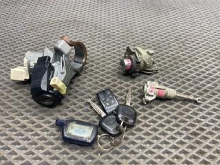 Замок зажигания c ключом Toyota Yaris XP9 KSP90 (2005 - 2009), 1.0 л., 1KR-FE, бензин, МКПП, хетчбэк 5 дв., передний привод, 690050D050