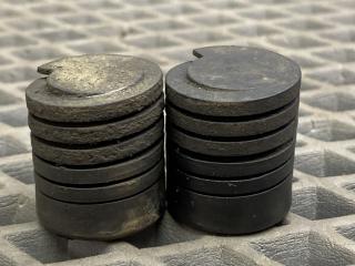 отбойник капота Toyota Yaris XP9 KSP90 (2005 - 2009), 1.0 л., 1KR-FE, бензин, МКПП, хетчбэк 5 дв., передний привод, 53384-50010