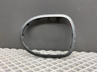 рамка обрамление кулисы Toyota Yaris XP9 KSP90 (2005 - 2009), 1.0 л., 1KR-FE, бензин, МКПП, хетчбэк 5 дв., передний привод, 589100D010B0