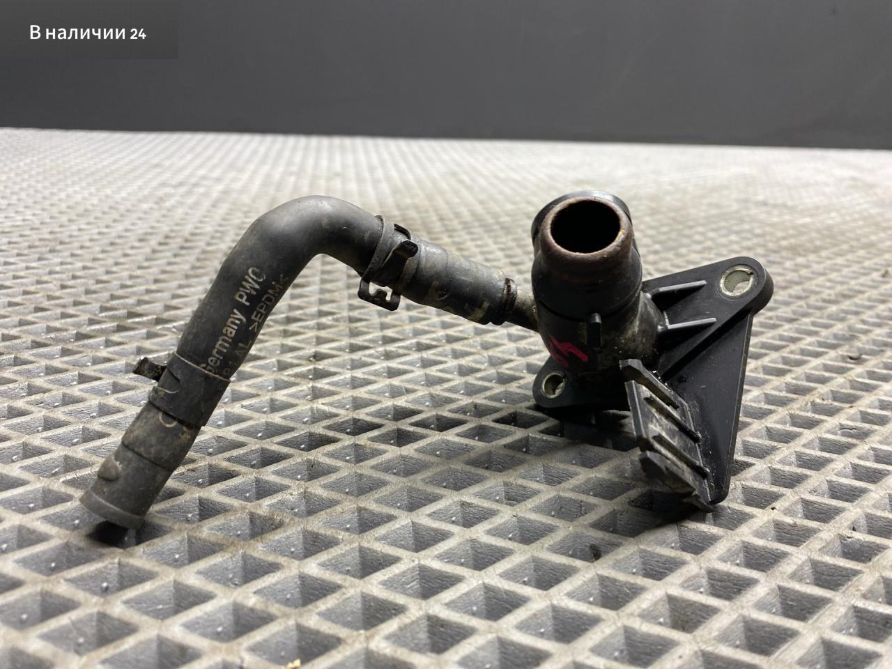 фланец (тройник) системы охлаждения Audi A6 4G/C7 4G2/C7 2013, 2.0 л., TFSI, CDNB, бензин, вариатор, 2y2y, седан, 06H121132H, 06H121132F, 4G0121081AL - фото №1