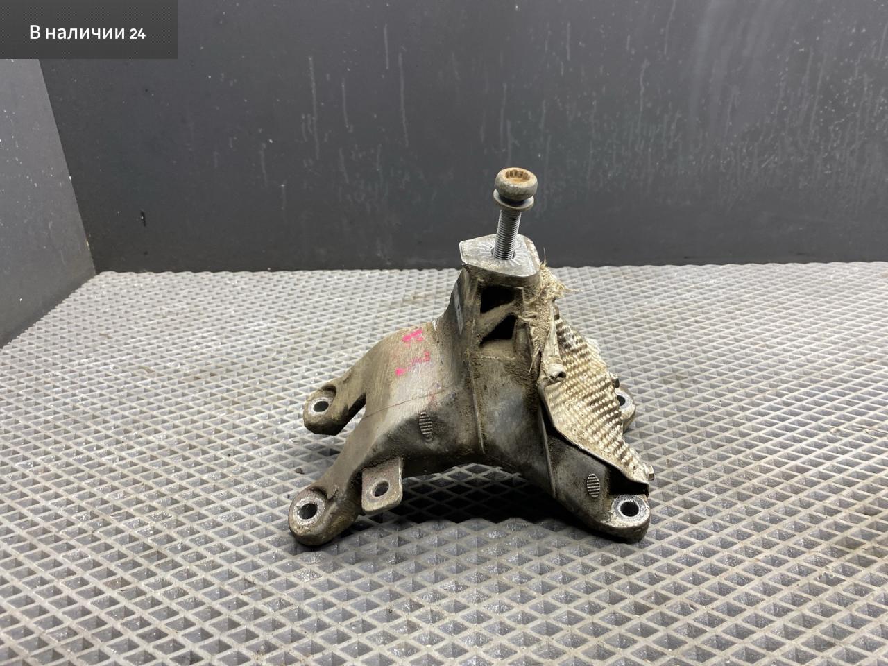 кронштейн двигателя Audi A6 4G/C7 4G2/C7 2013, 2.0 л., TFSI, CDNB, бензин, вариатор, 2y2y, седан, 8K0199388 - фото №1