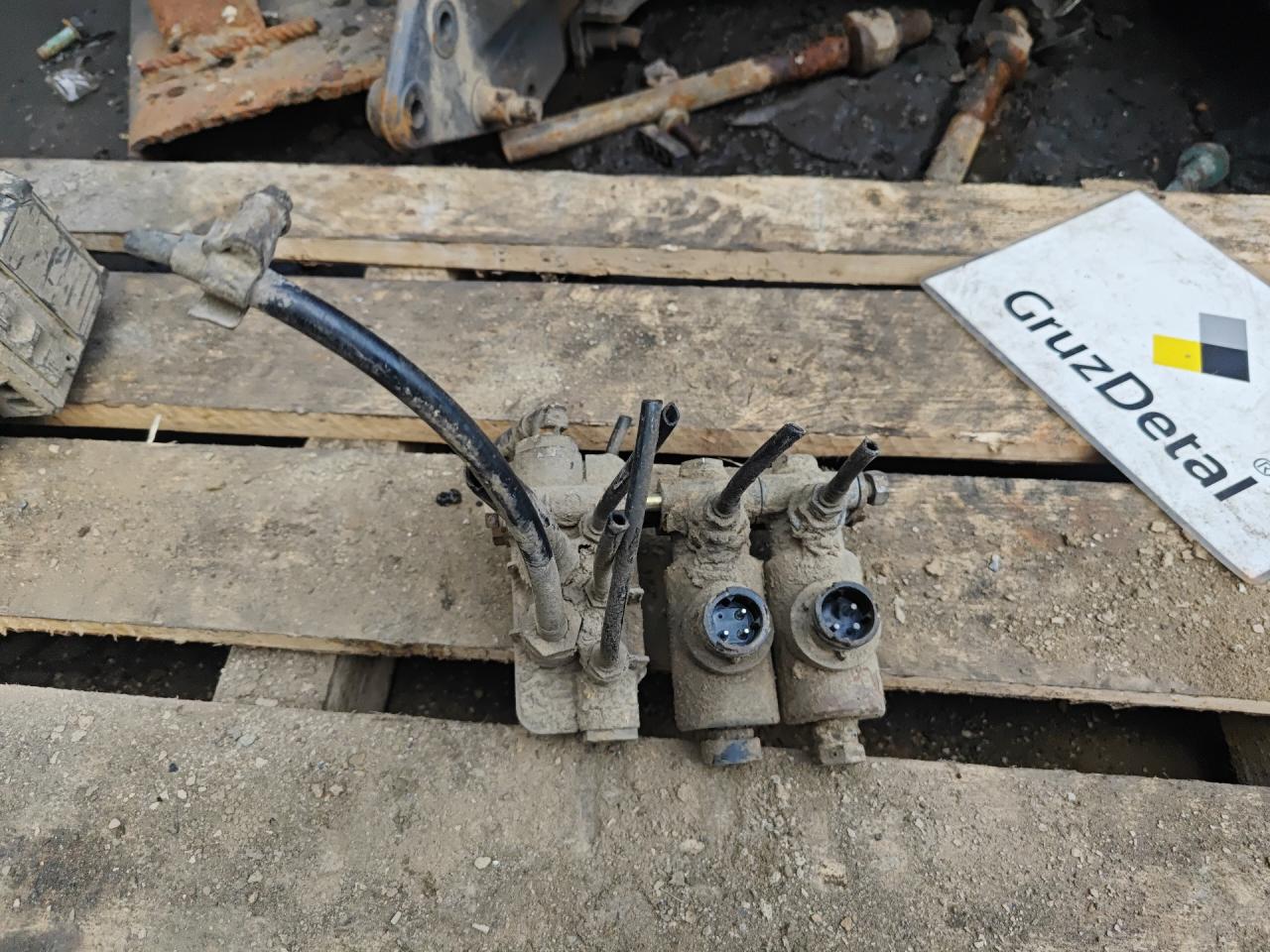 распределитель тормозных усилий MAN TGA 1 поколение 2008, 12.8 л., D 2876 LF 12, дизель, МКПП - фото №1