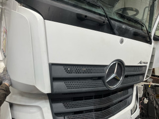 капот Mercedes-Benz Actros 4 поколение (MP4) 2015, 10.7 л., OM 470.906, дизель